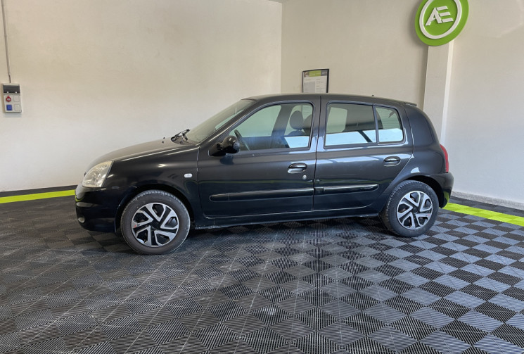 Renault Clio Campus II 1.2 16v 75ch Campus.com 5p / CLIMATISATION / REGULATEUR LIMITEUR DE VITESSE 