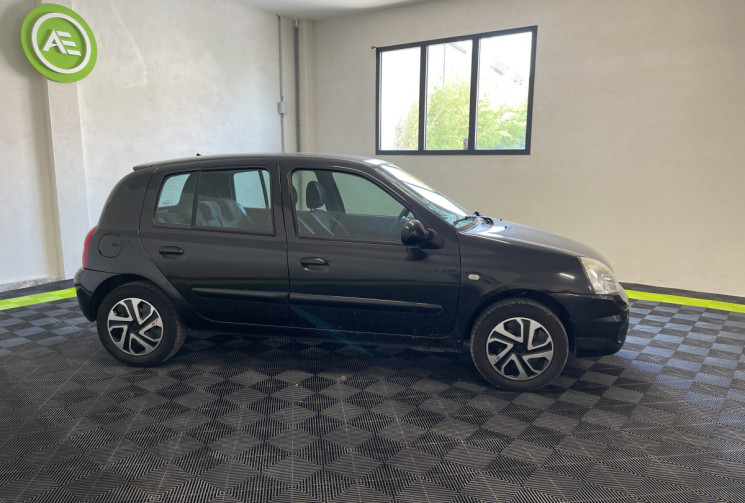Renault Clio Campus II 1.2 16v 75ch Campus.com 5p / CLIMATISATION / REGULATEUR LIMITEUR DE VITESSE 