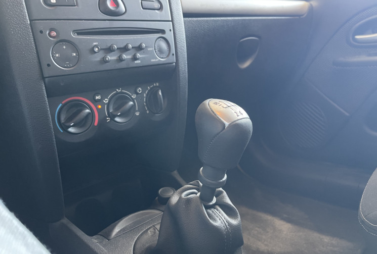 Renault Clio Campus II 1.2 16v 75ch Campus.com 5p / CLIMATISATION / REGULATEUR LIMITEUR DE VITESSE 