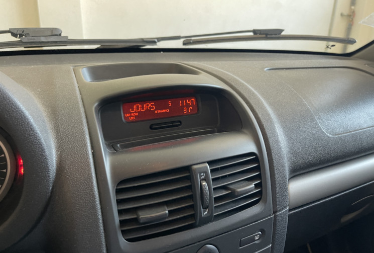 Renault Clio Campus II 1.2 16v 75ch Campus.com 5p / CLIMATISATION / REGULATEUR LIMITEUR DE VITESSE 
