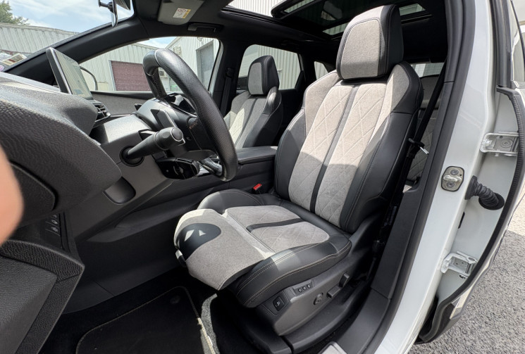 Peugeot 3008 GT 300 cv HYBRID 4 e-EAT8 * Toit Ouvrant * Carplay * Caméra * Hayon Elec * Keyless