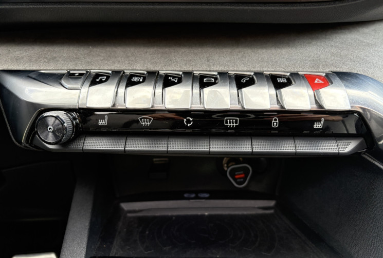 Peugeot 3008 GT 300 cv HYBRID 4 e-EAT8 * Toit Ouvrant * Carplay * Caméra * Hayon Elec * Keyless
