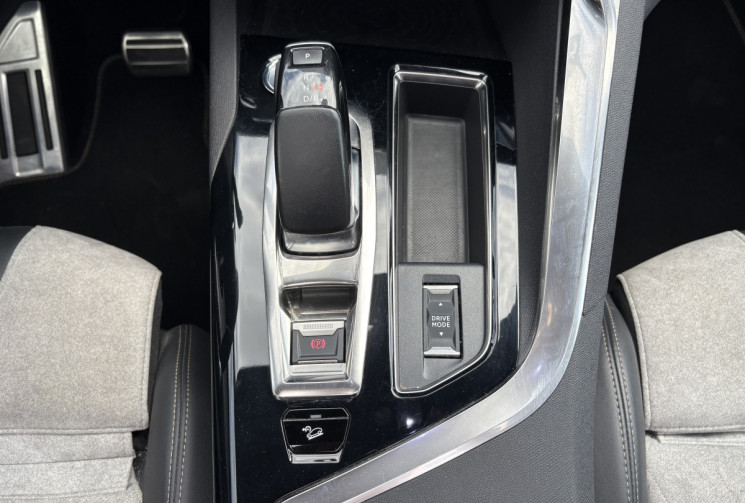 Peugeot 3008 GT 300 cv HYBRID 4 e-EAT8 * Toit Ouvrant * Carplay * Caméra * Hayon Elec * Keyless