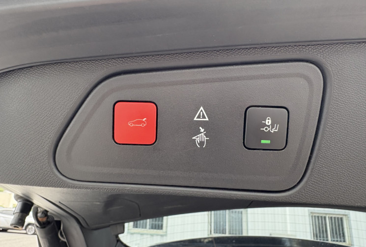 Peugeot 3008 GT 300 cv HYBRID 4 e-EAT8 * Toit Ouvrant * Carplay * Caméra * Hayon Elec * Keyless