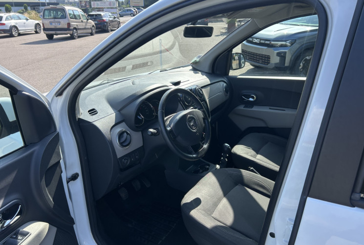 Dacia Lodgy 1.5 dCi 110ch  prestige 7 places ( carnet enretien complet)
