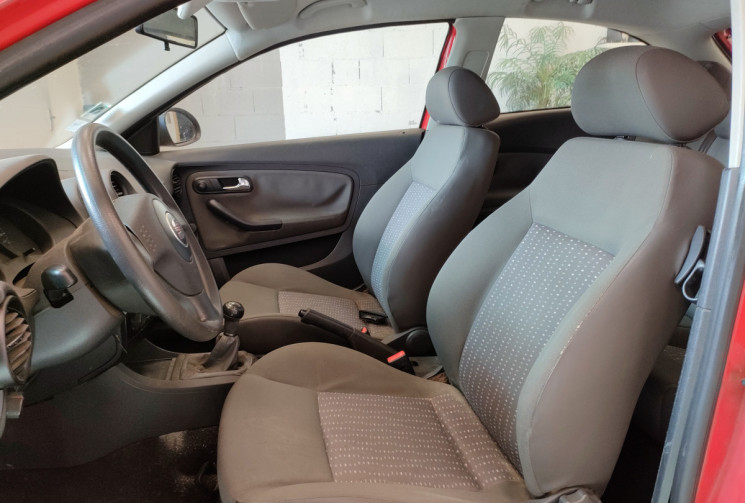 SEAT Ibiza III 1.2 i 12V 64 cv pour professionnel de l'automobile uniquement