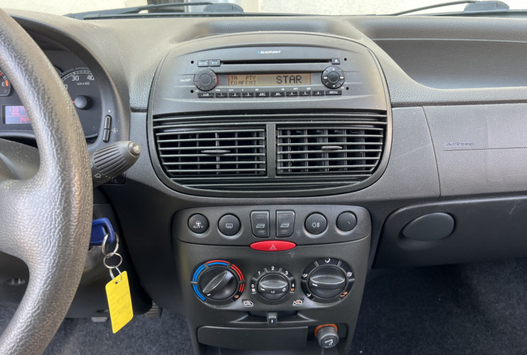 FIAT Punto 1.2 i 60 CH