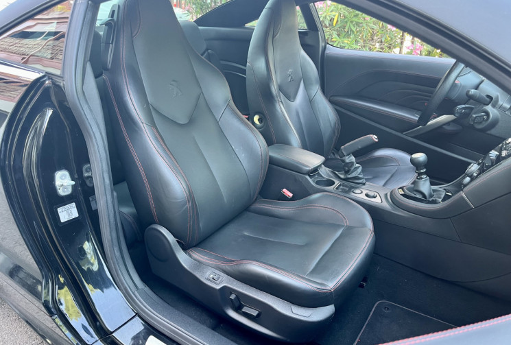Peugeot RCZ 2.0 HDi FAP 163ch RED CARBON / ENTRETIEN A JOUR / SEULEMENT 300 EXEMPLAIRES 