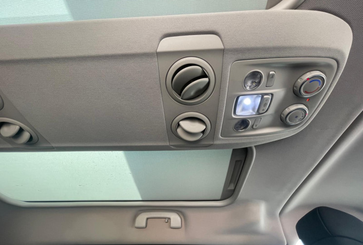 Peugeot TRAVELLER 2.0 HDI EAT8 177 ALLURE / 8 PLACES / BOITE AUTOMATIQUE / GARANTIE 12 MOIS