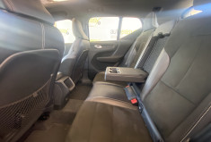Volvo XC40 T3 163 CH R-DESIGN GEARTRONIC 8 - Toit Pano - Camera