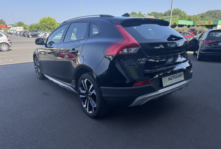 Volvo V40 D2 CROSS COUNTRY 120CH MOMENTUM