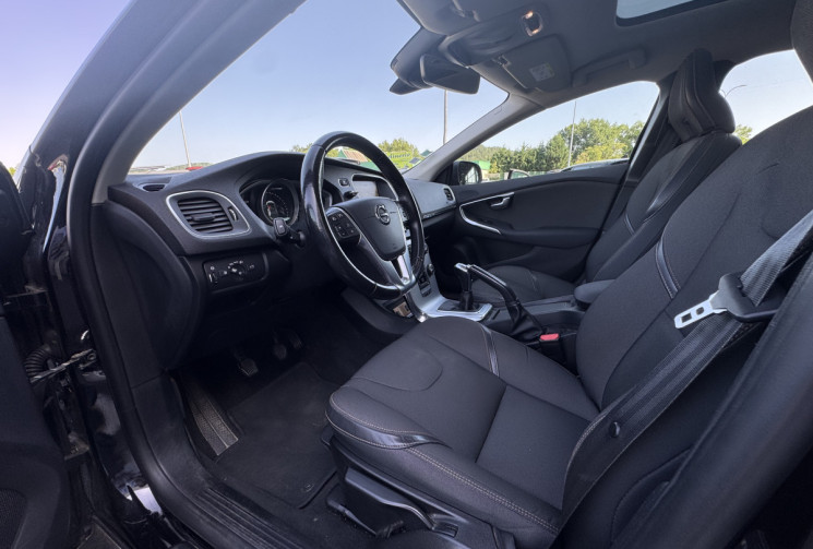 Volvo V40 D2 CROSS COUNTRY 120CH MOMENTUM