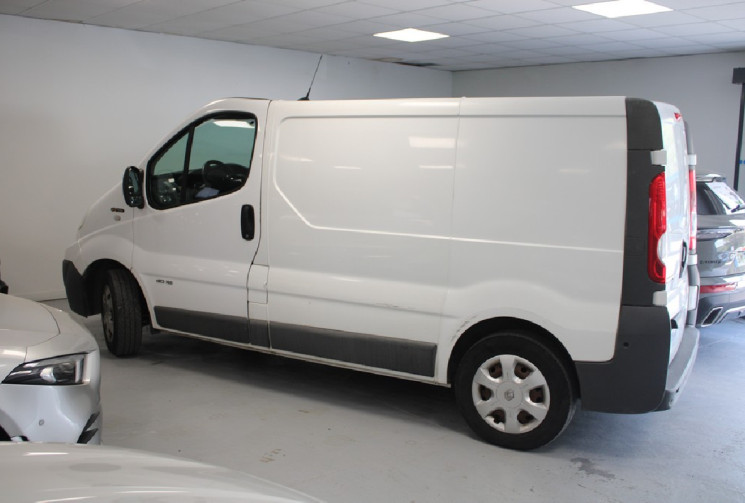 Renault Trafic 125 cv Aménagé VAN LIFE NON VASP MOTEUR A CHAINE 