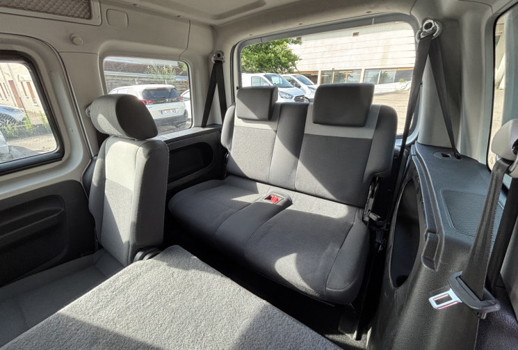 Volkswagen Caddy 1.6 TDI 102 CH TRENDLINE CLIM 7 PLACES