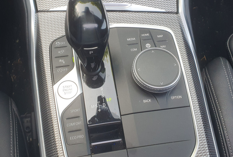 BMW Série 3 TOURING (G21) 318dA 150 M-SPORT * TOIT OUVRANT * CAM 360 * CARPLAY sans fil + induction