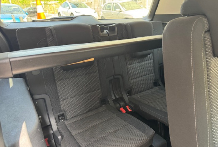 Volkswagen Touran 1.6 tdi 115 cv confortline Origine France 3em main / GPS / TEL / CAMERA / 