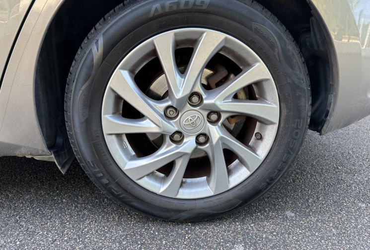 Toyota AURIS 1.8 VVTi 136h HSD DESIGN * FULL HISTORIQUE * CT OK * GARANTIE 6 MOIS