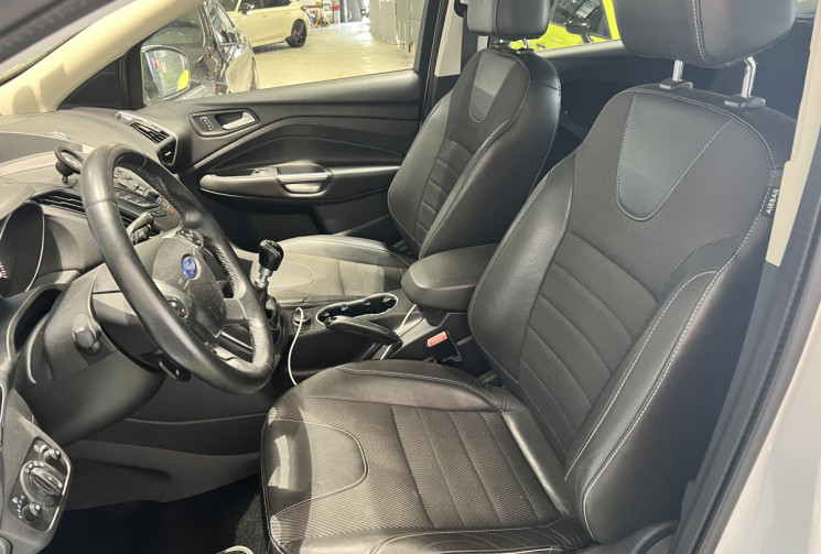 Ford Kuga TITANIUM TDCi 140 ch 4x2