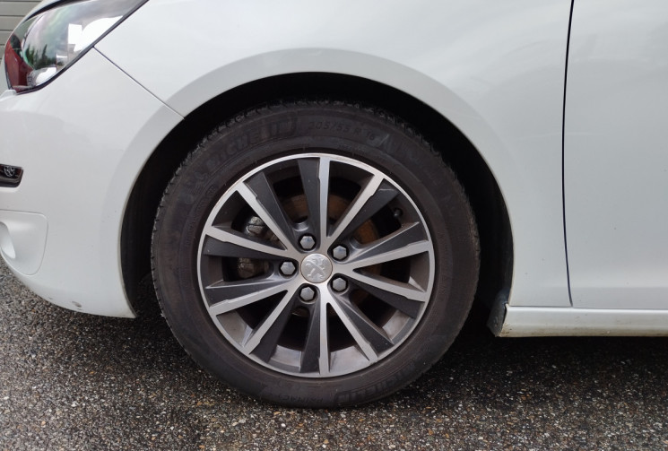 Peugeot 308 1.6 BlueHDi 100 S&S Style BVM5 / Historique complet