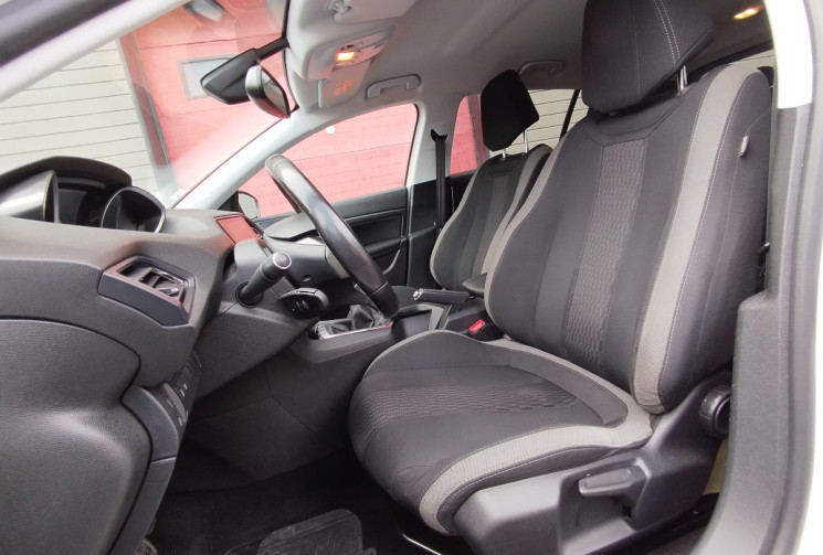 Peugeot 308 1.6 BlueHDi 100 S&S Style BVM5 / Historique complet