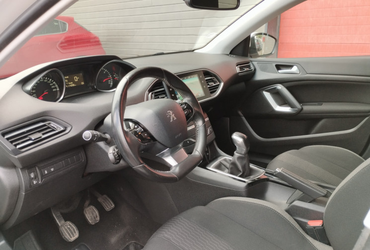Peugeot 308 1.6 BlueHDi 100 S&S Style BVM5 / Historique complet