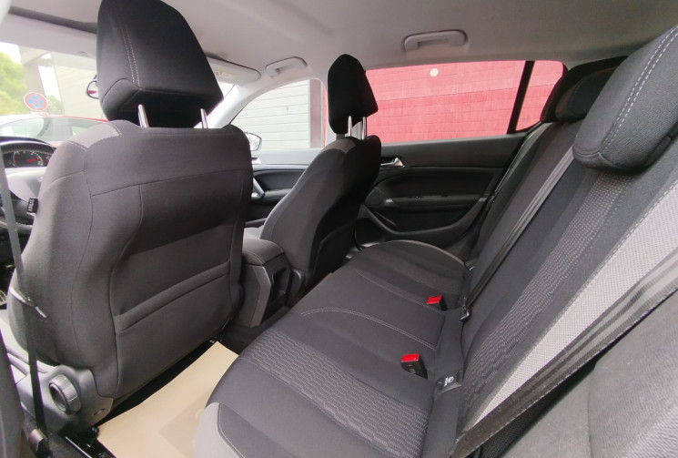 Peugeot 308 1.6 BlueHDi 100 S&S Style BVM5 / Historique complet