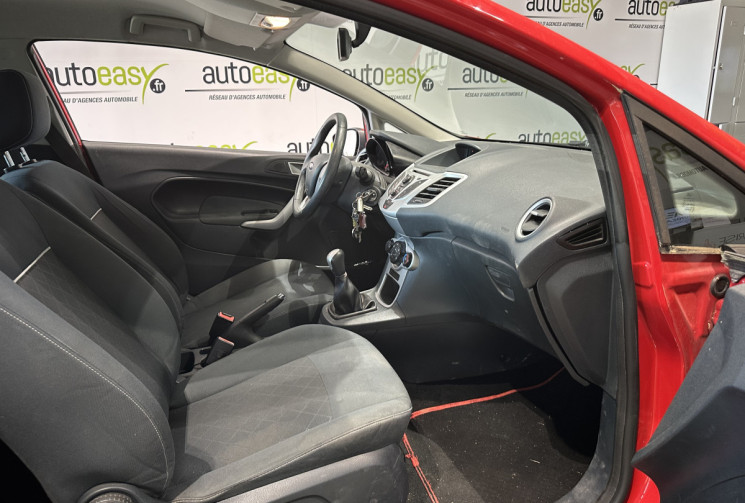Ford Fiesta 1.2 82 CH CLIM/ DISTRIBUTION OK