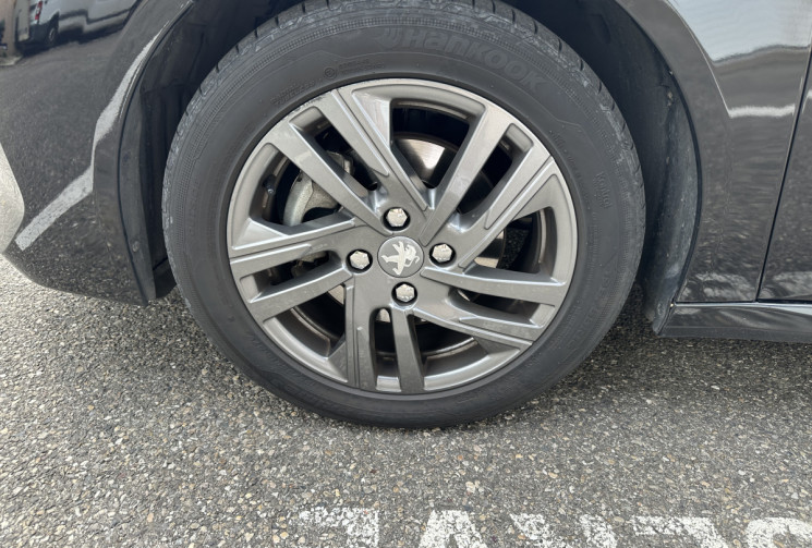 Peugeot 208 1.2 PureTech 100ch Style 118g / Entretien Peugeot / Première main / Rien à prévoir