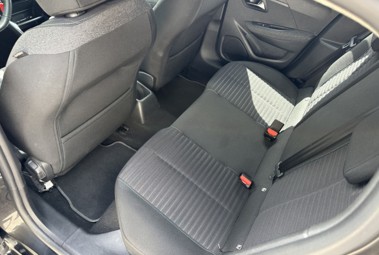 Peugeot 208 1.2 PureTech 100ch Style 118g / Entretien Peugeot / Première main / Rien à prévoir