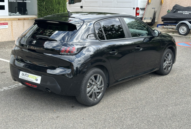 Peugeot 208 1.2 PureTech 100ch Style 118g / Entretien Peugeot / Première main / Rien à prévoir