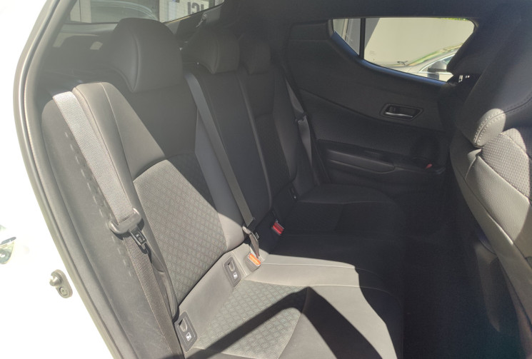 Toyota C-HR 122h GRAPHIC 2WD E-CVT MY22