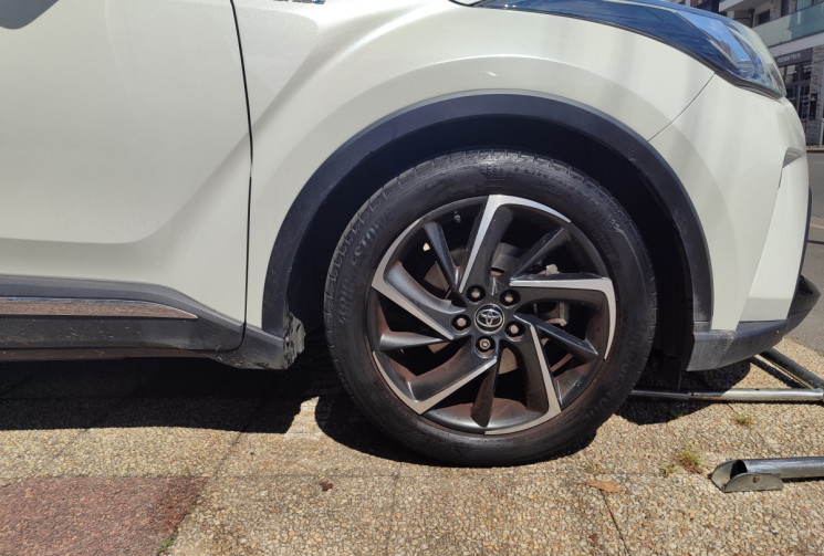 Toyota C-HR 122h GRAPHIC 2WD E-CVT MY22