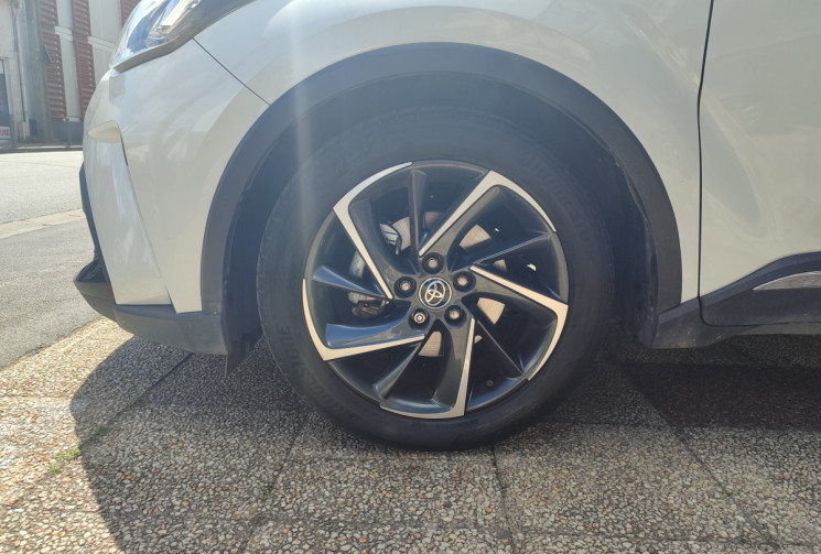 Toyota C-HR 122h GRAPHIC 2WD E-CVT MY22