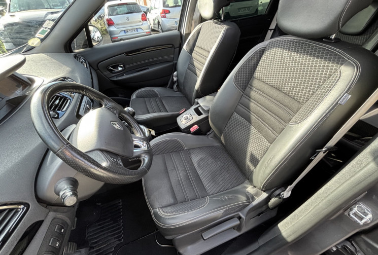Renault GRAND SCENIC 1.6 dCi / 130 CH / Bose / 7 PLACES