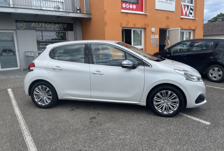 Peugeot 208 1.6 BlueHDi 100ch Allure