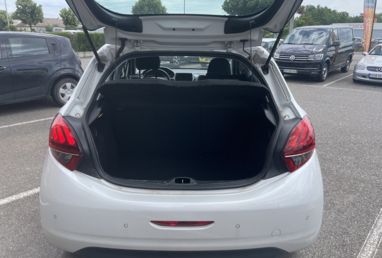 Peugeot 208 1.6 BlueHDi 100ch Allure