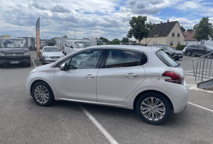 Peugeot 208 1.6 BlueHDi 100ch Allure
