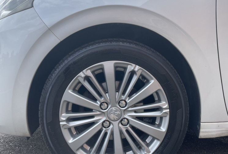 Peugeot 208 1.6 BlueHDi 100ch Allure