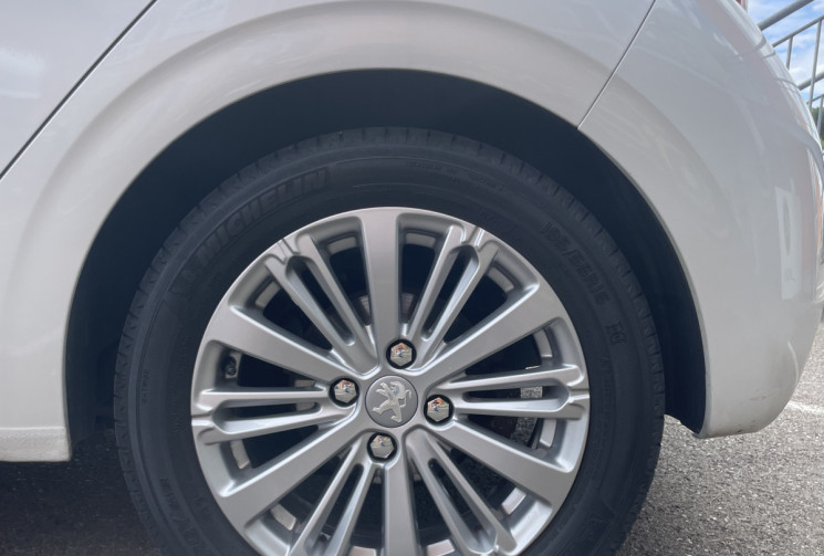 Peugeot 208 1.6 BlueHDi 100ch Allure