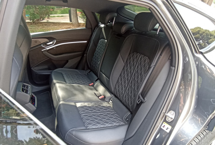 Audi e-tron SPORTBACK 50 313 CH - S-LINE - TO - GTIE 2027 - ORG FRANCE