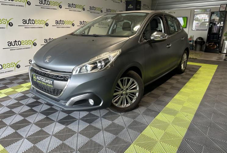 Peugeot 208 1.2 110 CH ALLURE PEINTURE MAT/ 1ERE MAIN