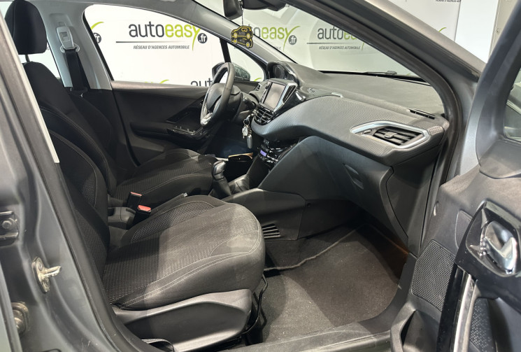 Peugeot 208 1.2 110 CH ALLURE PEINTURE MAT/ 1ERE MAIN