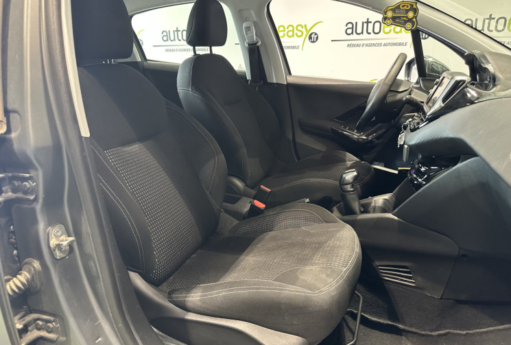 Peugeot 208 1.2 110 CH ALLURE PEINTURE MAT/ 1ERE MAIN