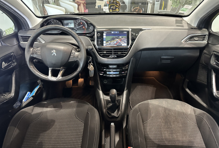 Peugeot 208 1.2 110 CH ALLURE PEINTURE MAT/ 1ERE MAIN