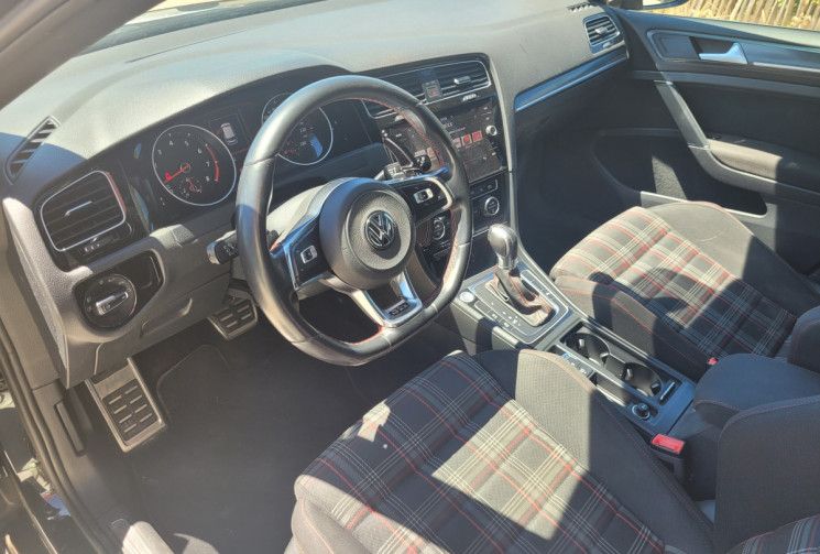 Volkswagen Golf GTI PERFORMANCE 2.0 TSI 230 BLUEMOTION TECHNOLOGY DSG6