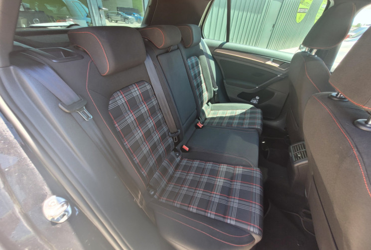Volkswagen Golf GTI PERFORMANCE 2.0 TSI 230 BLUEMOTION TECHNOLOGY DSG6