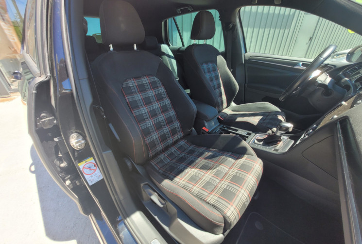 Volkswagen Golf GTI PERFORMANCE 2.0 TSI 230 BLUEMOTION TECHNOLOGY DSG6