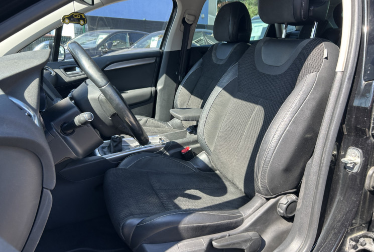 Citroën C4 II 2.0 HDI / BLUEHDI 150 Ch SHINE * DISTRIBUTION NEUVE * GPS