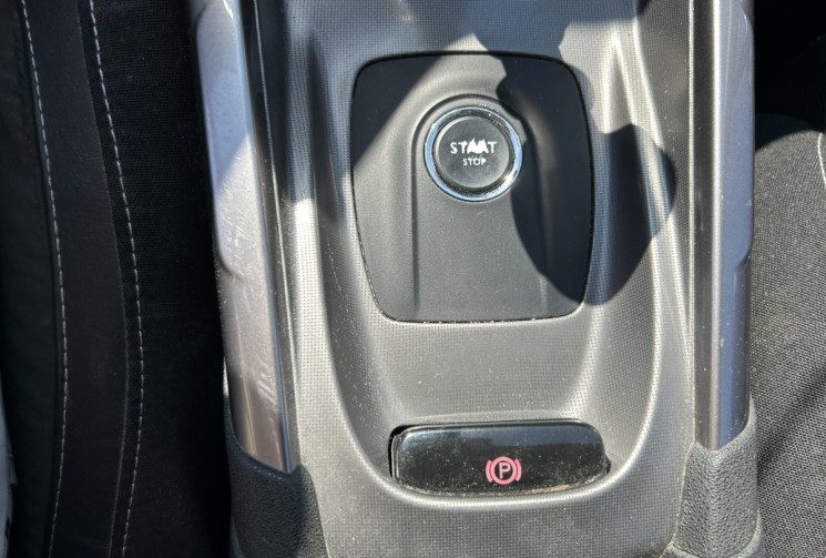 Citroën C4 II 2.0 HDI / BLUEHDI 150 Ch SHINE * DISTRIBUTION NEUVE * GPS