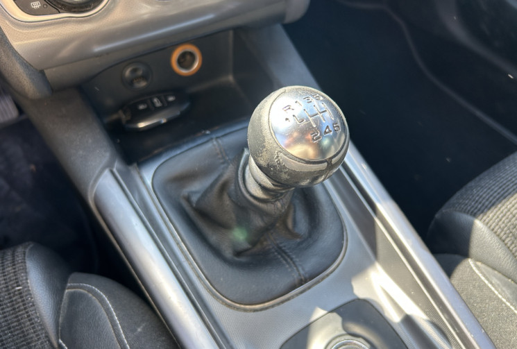Citroën C4 II 2.0 HDI / BLUEHDI 150 Ch SHINE * DISTRIBUTION NEUVE * GPS